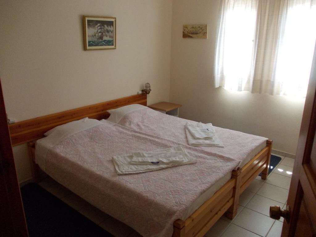 Philippos Apartments อาฟิสโซส ภายนอก รูปภาพ